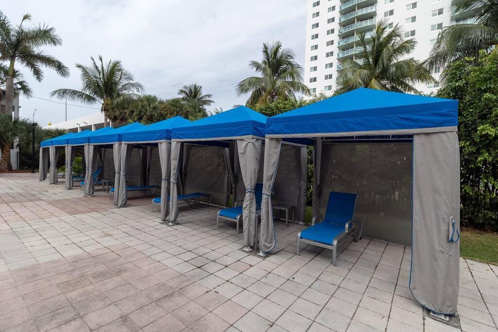 Stunning & Spacious Resort-Style Condo Across From Beach! Miami Beach Kültér fotó